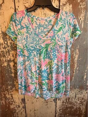 Lilly Pulitzer Aqua Short Sleve V-Neck Etta Top in Coral Bay, Small